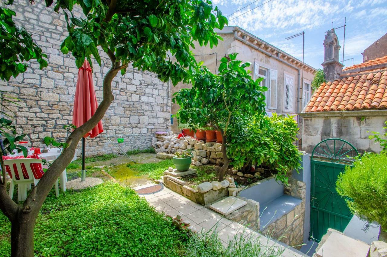 Апартаменты Kanavelic Place - Old Town Korcula Экстерьер фото